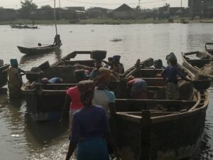 Article : Le commerce du sable fluvial dans la vallée de l&rsquo;ouémé : une activité économique cruciale