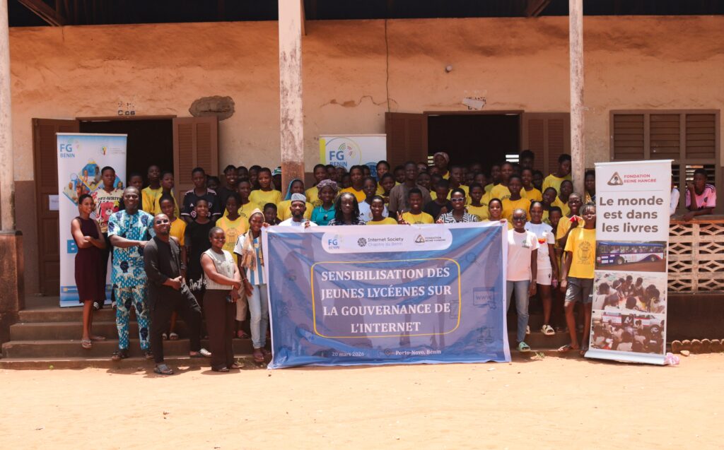 Article : FGI BÉNIN, renforce 80 jeunes filles lycéennes à la gouvernance de l’Internet au Bénin